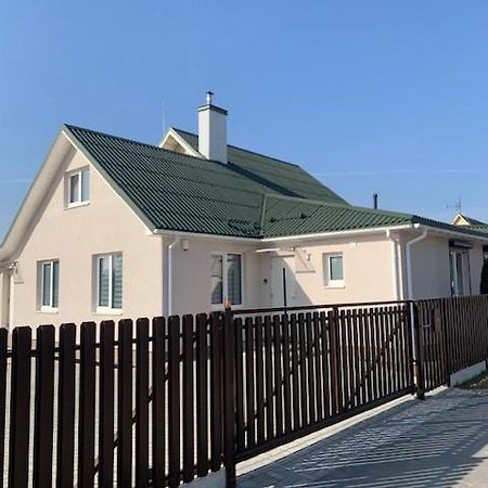 Cozy Apartment In Karmelava Bagian luar foto
